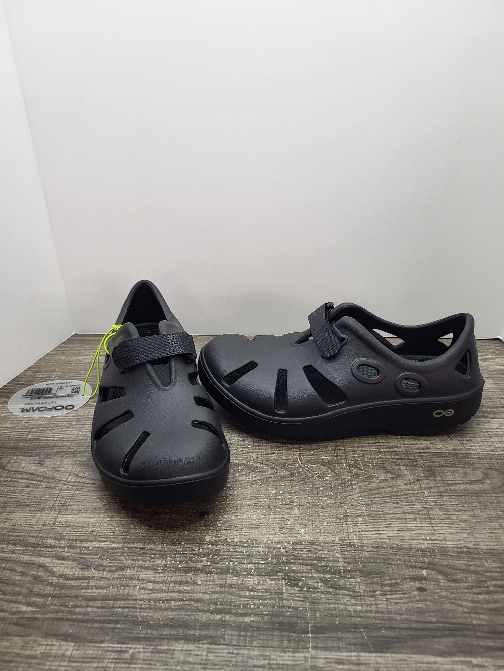 Oofos Oocandoo Recovery Sandals Shoes Black Women 7 New - Picture 2 of 8